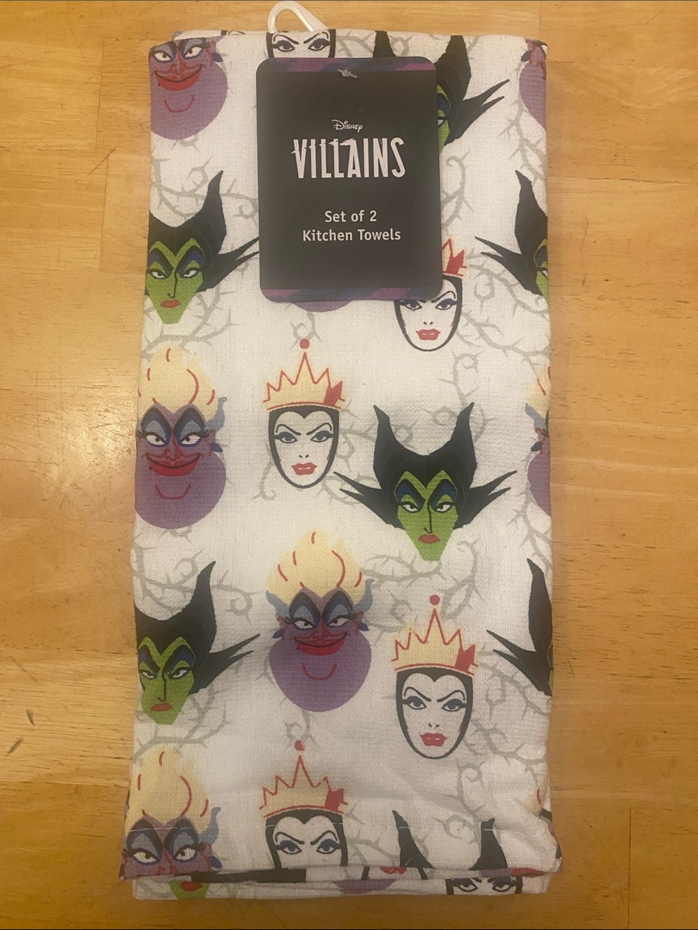 Disney Villains Set of 2 Kitchen Towels with Evil Queen, Malificient, Ursula NWT